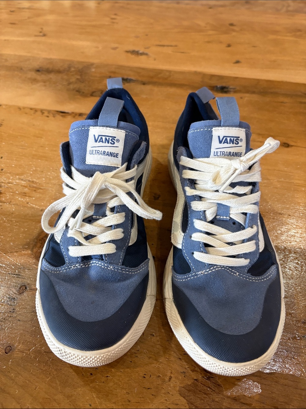 Vans Ultrarange men’s Sneakers in Navy and Light Blue